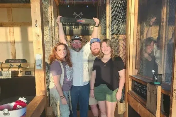 1 hour axe throwing session in Memphis